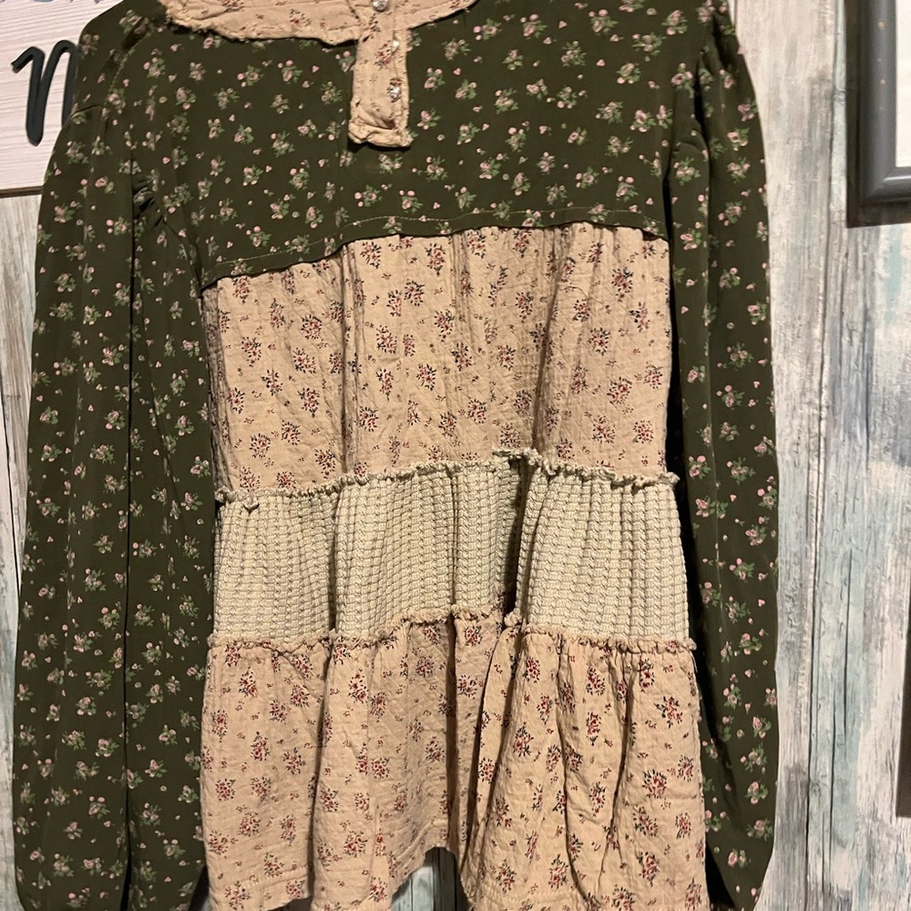 POL L Floral Patchwork Blouse - Brown and Tan Pearl Accents - Picture 7 of 13
